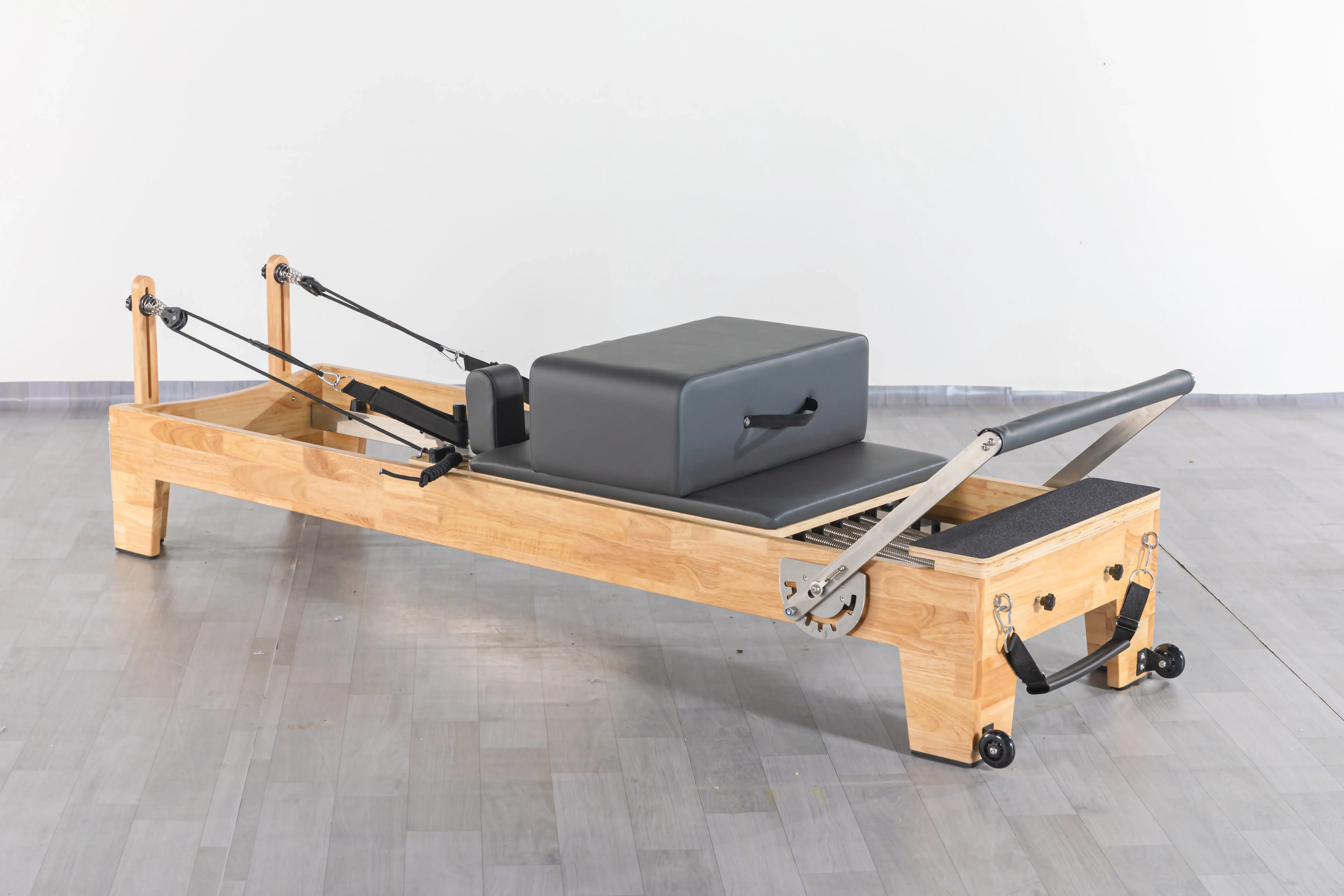 Réformateur de Pilates en bois classique, modèle classique pour Studio, réformateur de Pilates en bois individuel