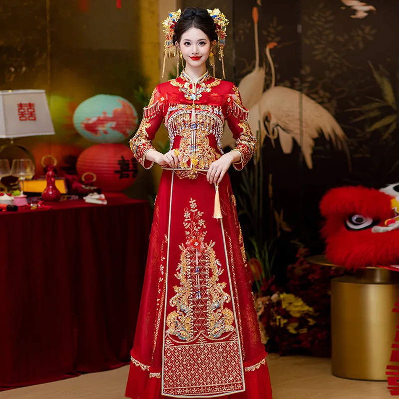 

Elegant Mandarin Collar Women Marriage Sequins Satin Cheongsam Chinese Embroidery Beaded Tassel Wedding Dress