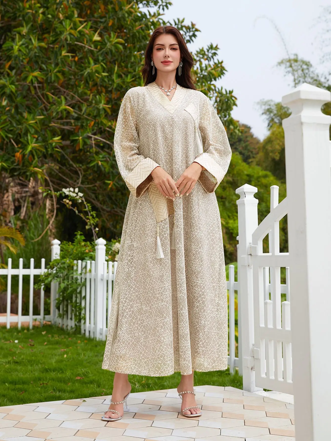 

Сетчатые платья в Саудовской Аравии с подвесками с кисточками, женские длинные платья, абайи в Дубае. Новые мусульманские халаты Ближневостока: