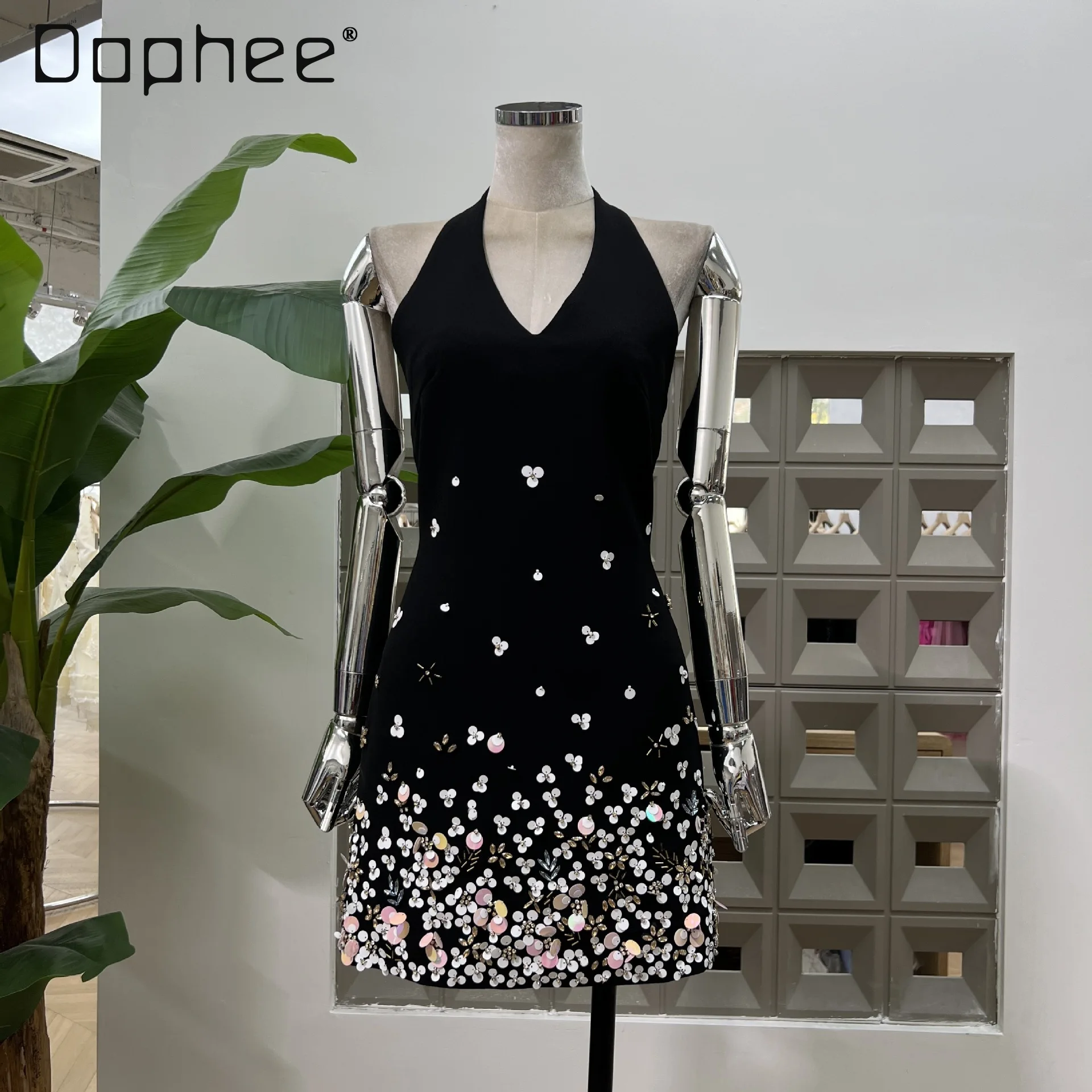 

Fashion Elegance Temperament Beaded Slim Halter V-neck Dress for Women Evening Dresses Summer Hepburn Style Black Mini Dress