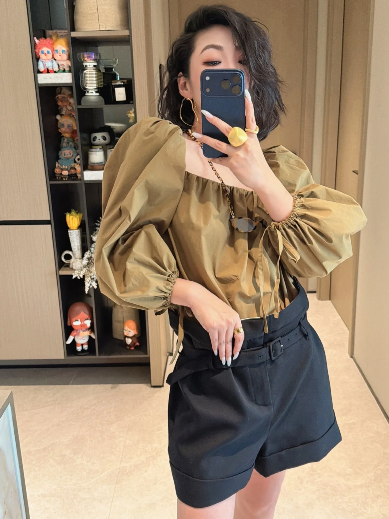 

Retro Hong Kong Style Sexy One Shoulder Pleated Bubble Sleeve Belted Top Elegant Atmosphere Women's Cotton Shirt Commute Style