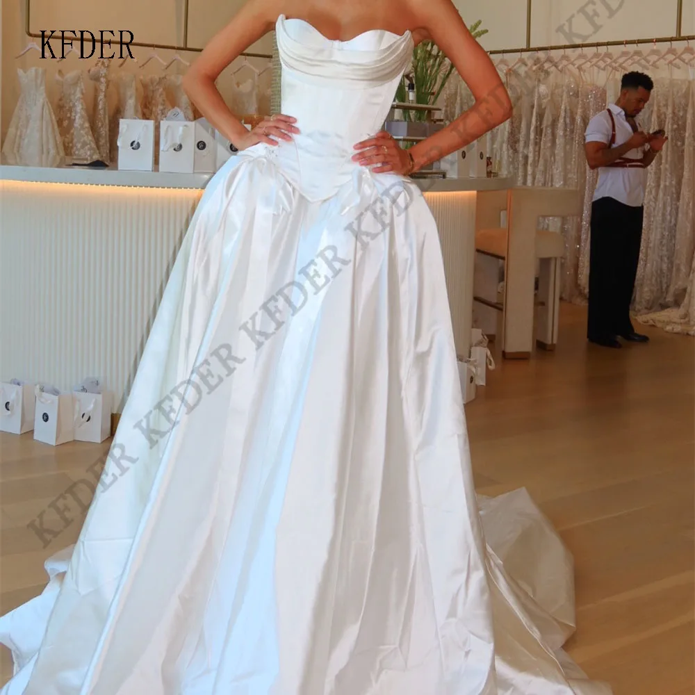 Modern Sleeveless Wedding Party Dresses Sweetheart Pleats Bridal Dress A Line Satin Women Bride Gowns Dresses Customized