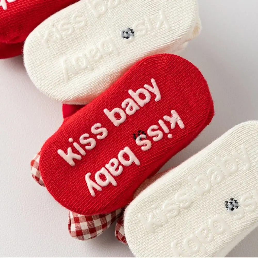 جوارب قطنية ناعمة لحديثي الولادة 0-3 سنوات للعام الجديد للفتيات والأولاد نعال تدفئة بفيونكة حمراء للأطفال جورب للخريف والشتاء