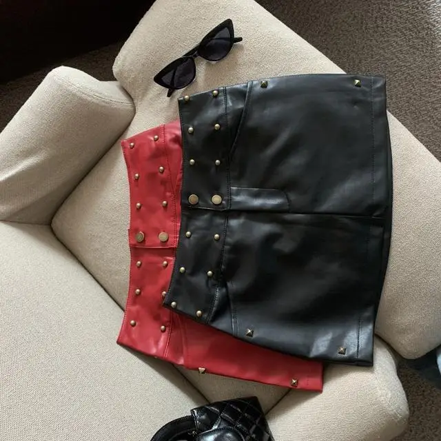 Spice Girl Sexy High Waist Rivet A Word PU Leather Skirt for Women