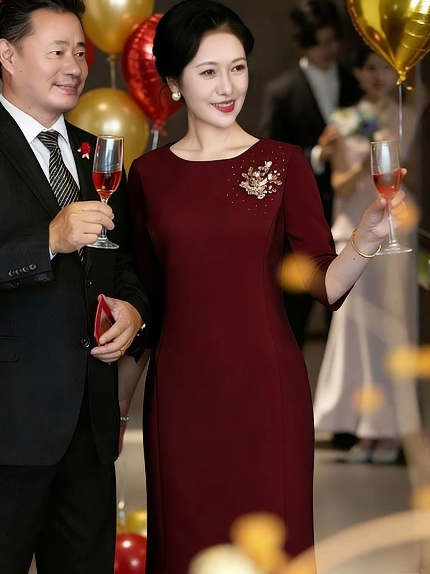 

Elegant Qipao Dress for Wedding And Formal Occasions Suitable for Small Stature Women High-Quality Polyester Fiber V-Neck Zip...