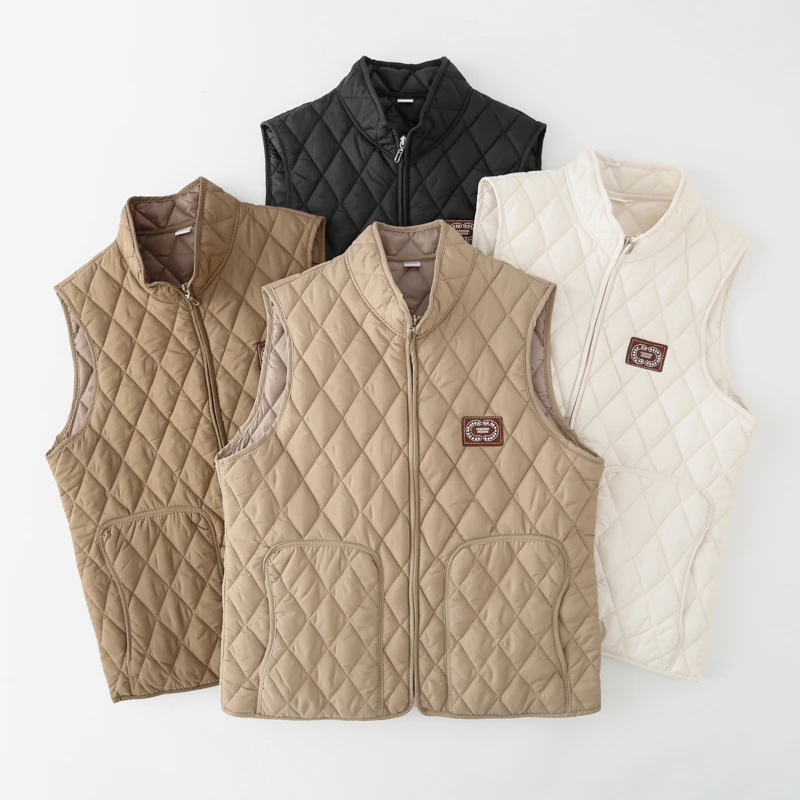 سترة قطنية خفيفة الوزن لعام 2025 للنساء في منتصف العمر وكبار السن بياقة واقفة بدون أكمام ملابس خارجية غير رسمية مضادة للبرد والدفء