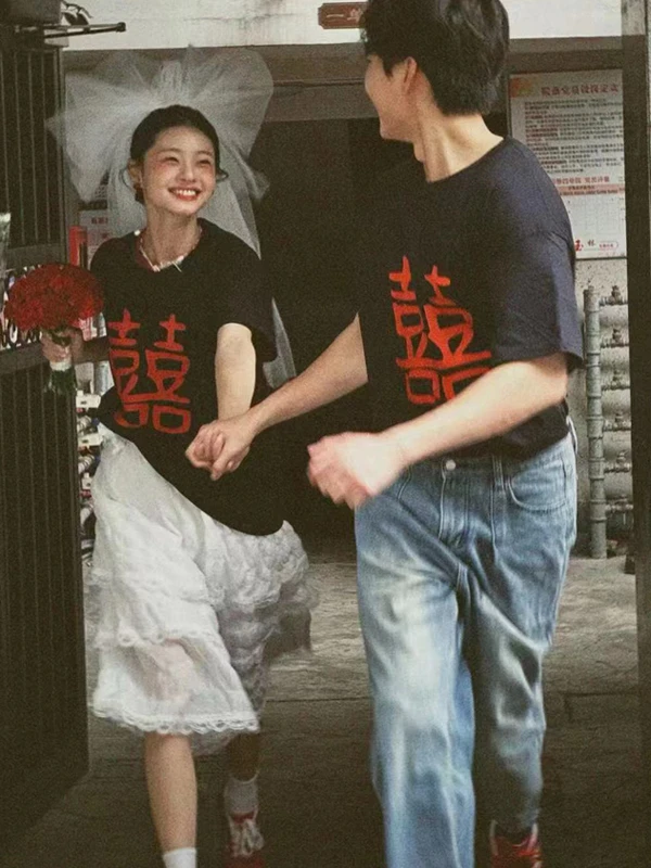 

Летние парные наряды для свадебной фотосессии: футболки с коротким рукавом, одежда для помолвки, женская этническая одежда в едином стиле