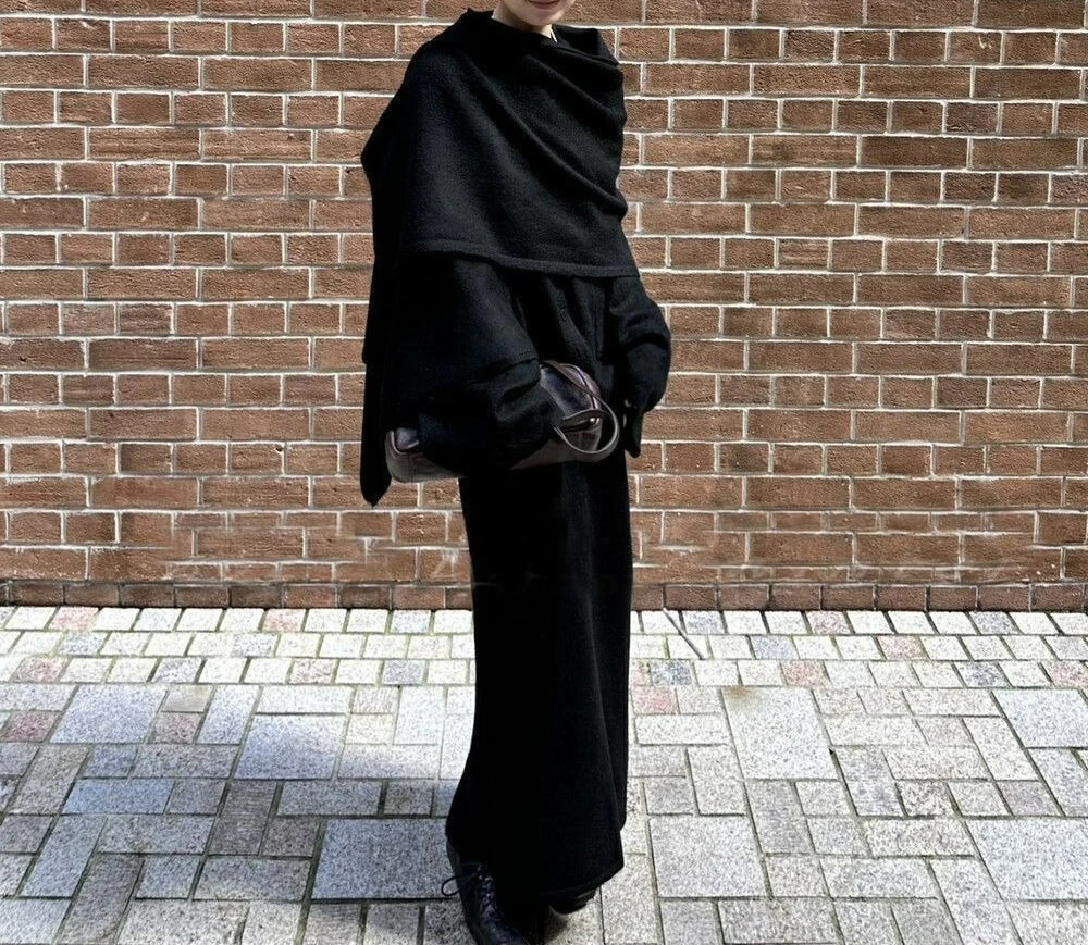 مجموعة سترة عصرية للنساء للخريف والشتاء سترة محبوكة بنمط كسول جديد مع وشاح وتنورة طقم مكون من ثلاث قطع #2