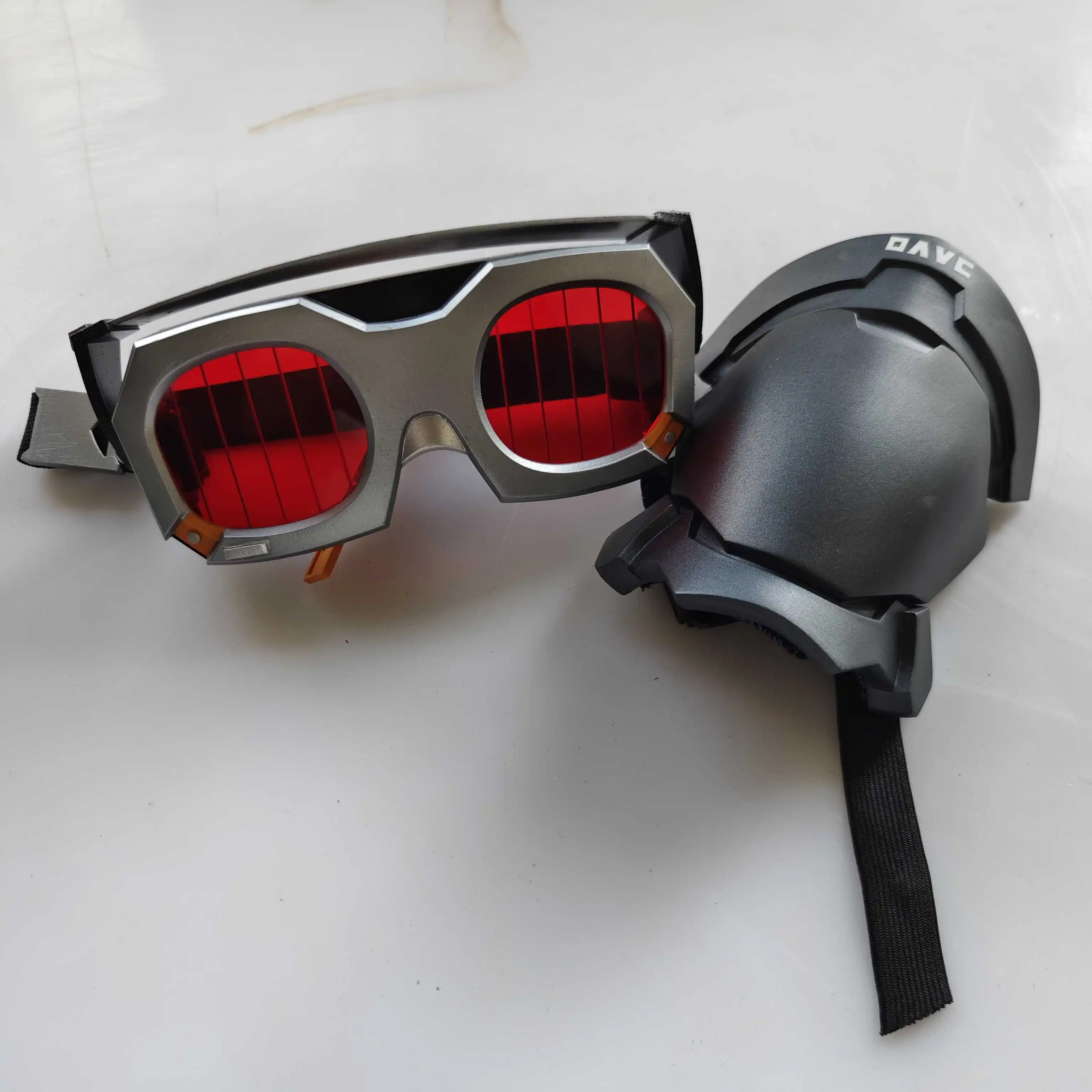 Zenless Zone Zero Grace Howard Cosplay Goggles & Knee Armor Set, Fiberglass Mask Armor for Halloween Costume Accessories