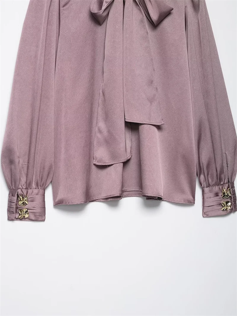 2025 الخريف قميص نسائي نمط جديد الأرجواني طويلة الأكمام عالية الرقبة قميص مع ربطة القوس فيونكة التفاصيل في نسيج الساتان أنيقة #4