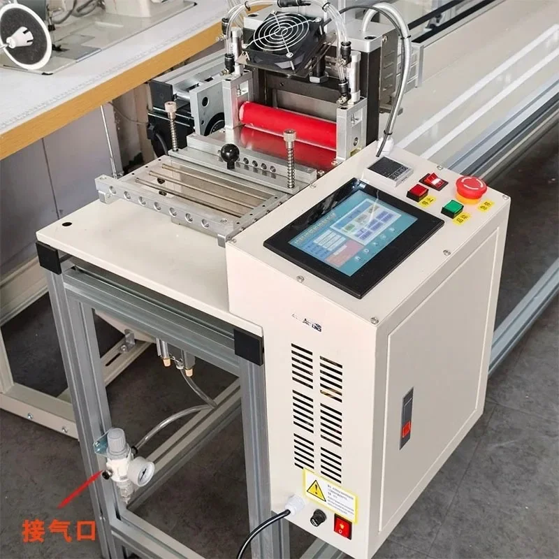 automatic pulling material cutting machine Ribbon zipper high precision cutting Robot hand grabbing material cutting machine