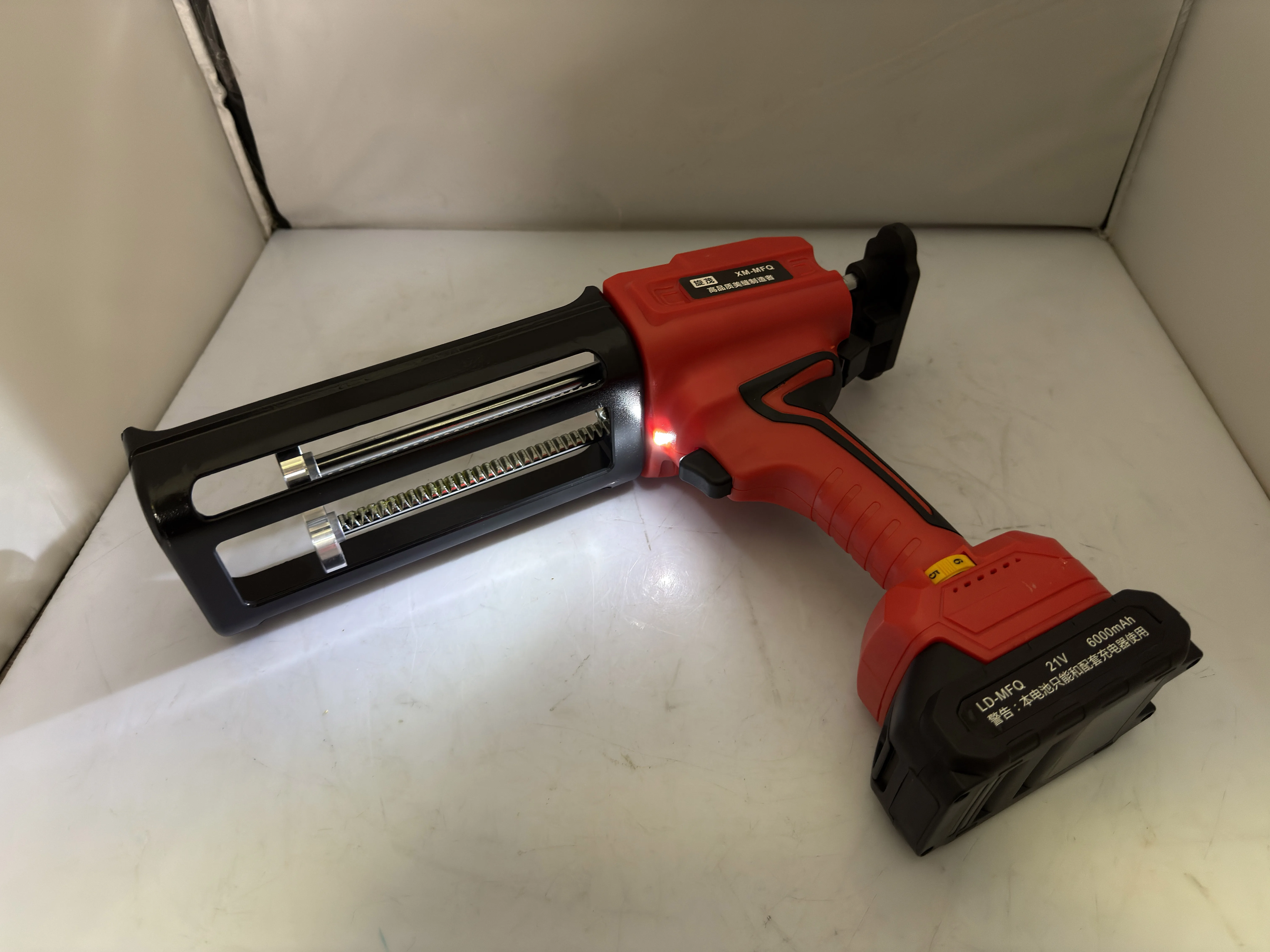Lithium Battery Automatic Caulking Gun, Double-Tube Design with 6-Speed Adjustment, Professional Caulk Application Tool