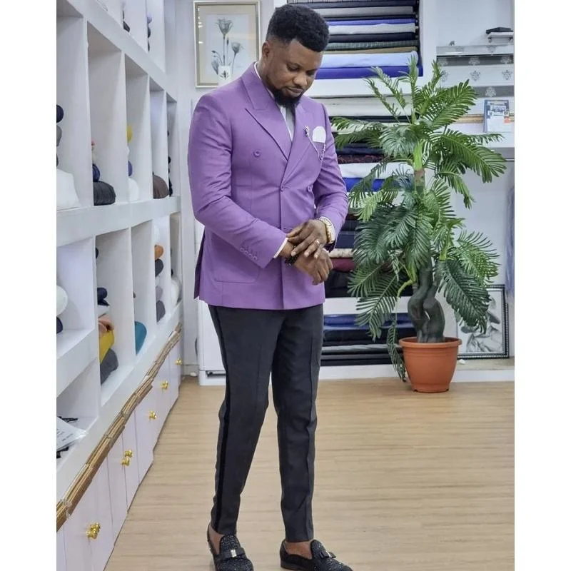 

Фиолетовые мужские костюмы Slim Fit из двух предметов с двумя разрезами сзади с остроконечными лацканами Свадебный смокинг жениха Двубортные костюмы Блейзер Мужской костюм