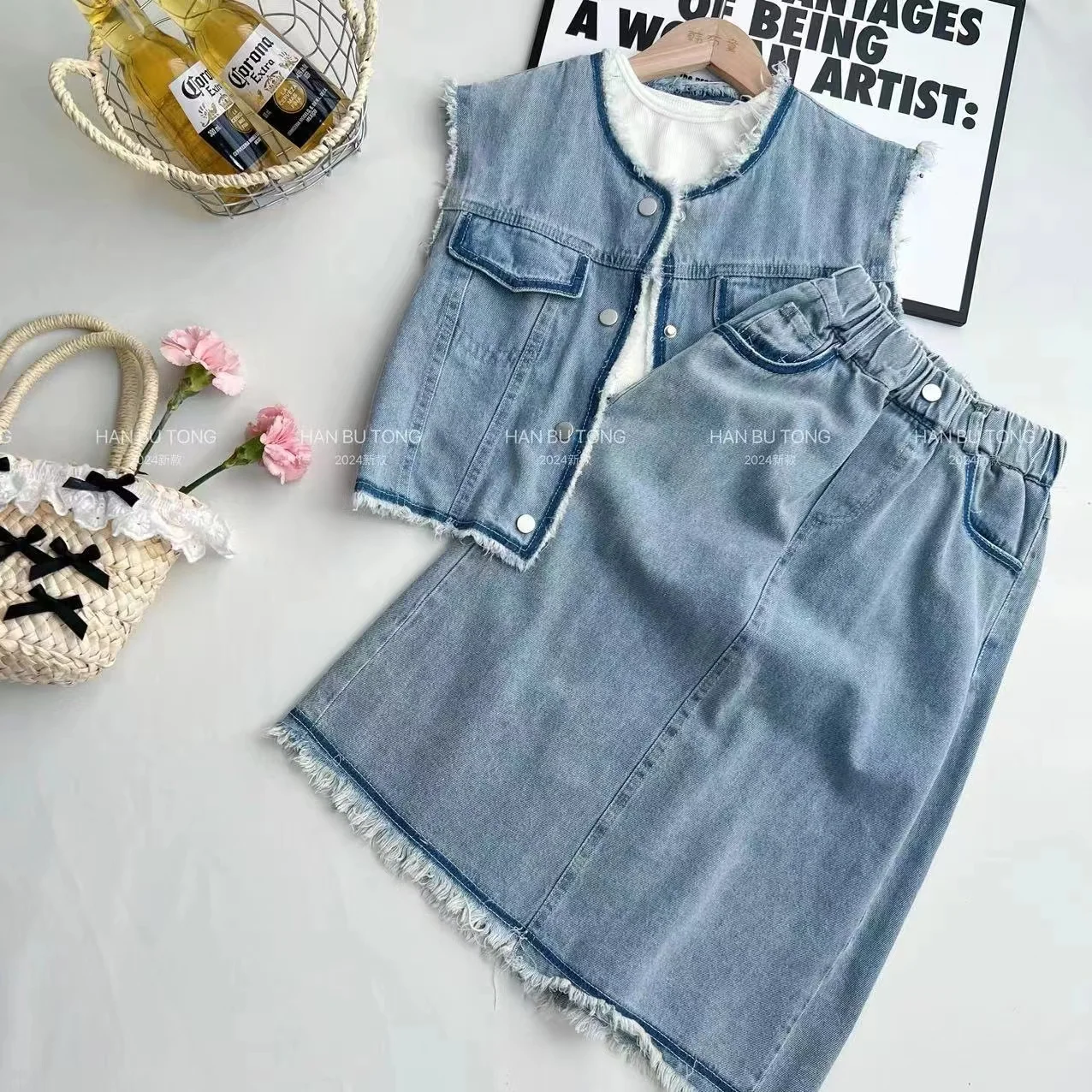 

Girls' Vest Denim Set 2024 Summer New Girls Fashion Big Child High Waist Skirt Raw Edge Two-piece Set