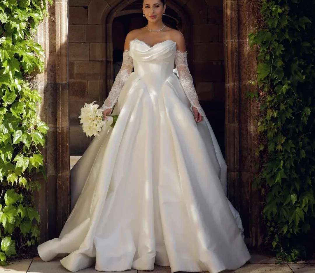 Elegant Shine Satin A-Line Wedding Dresses Sexy V-Neck Pleated Long Detachable Sleeves Lace Train Bridal Gowns Dress Vestidos