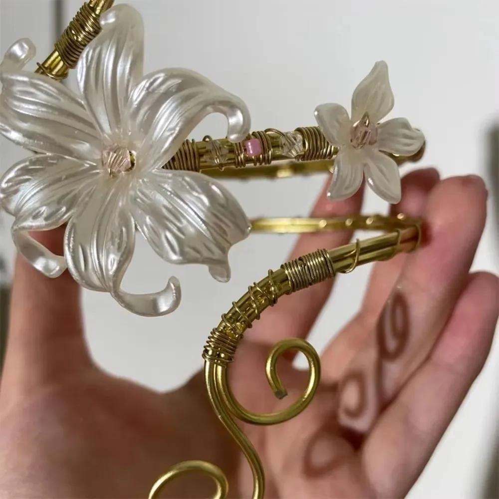 Adjustable Floral Open Cuff Armlet Enamel Glaze Craft Gold Color Metal Open Arm Ring Open Cuff Design Flower Spiral Pattern