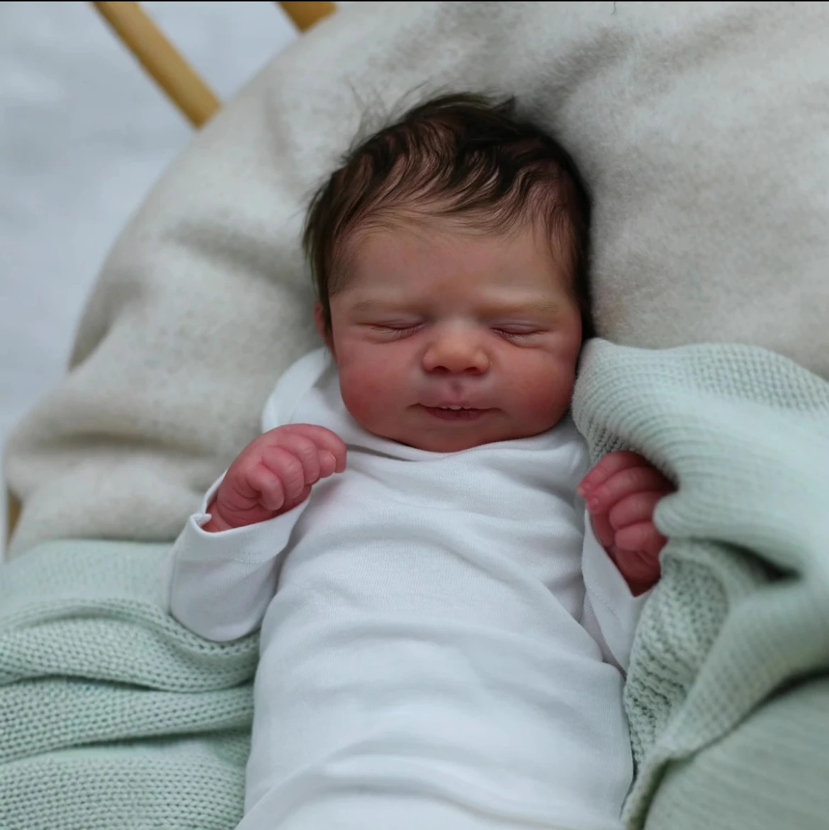 19-calowa realistyczna lalka Reborn Pascale z ultramiękkim ciałem i magnetycznym smoczkiem Realistyczne, ręcznie wykonane rzęsy