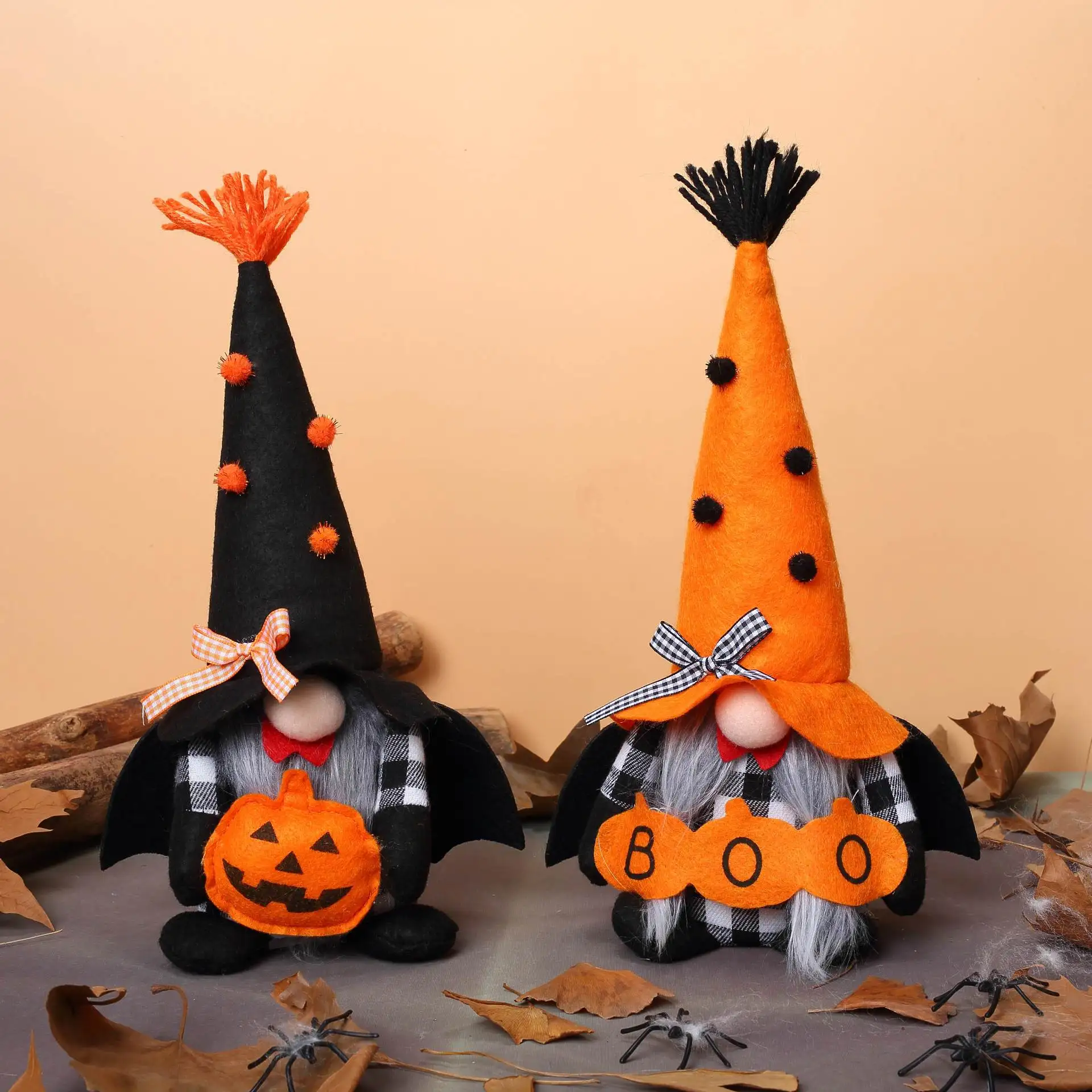 2 Stück Halloween Gesichtsloser Gnom-Elf Plüschtier mit Kürbis & Fledermausflügeln Tischdekoration Feiertagsgeschenk
