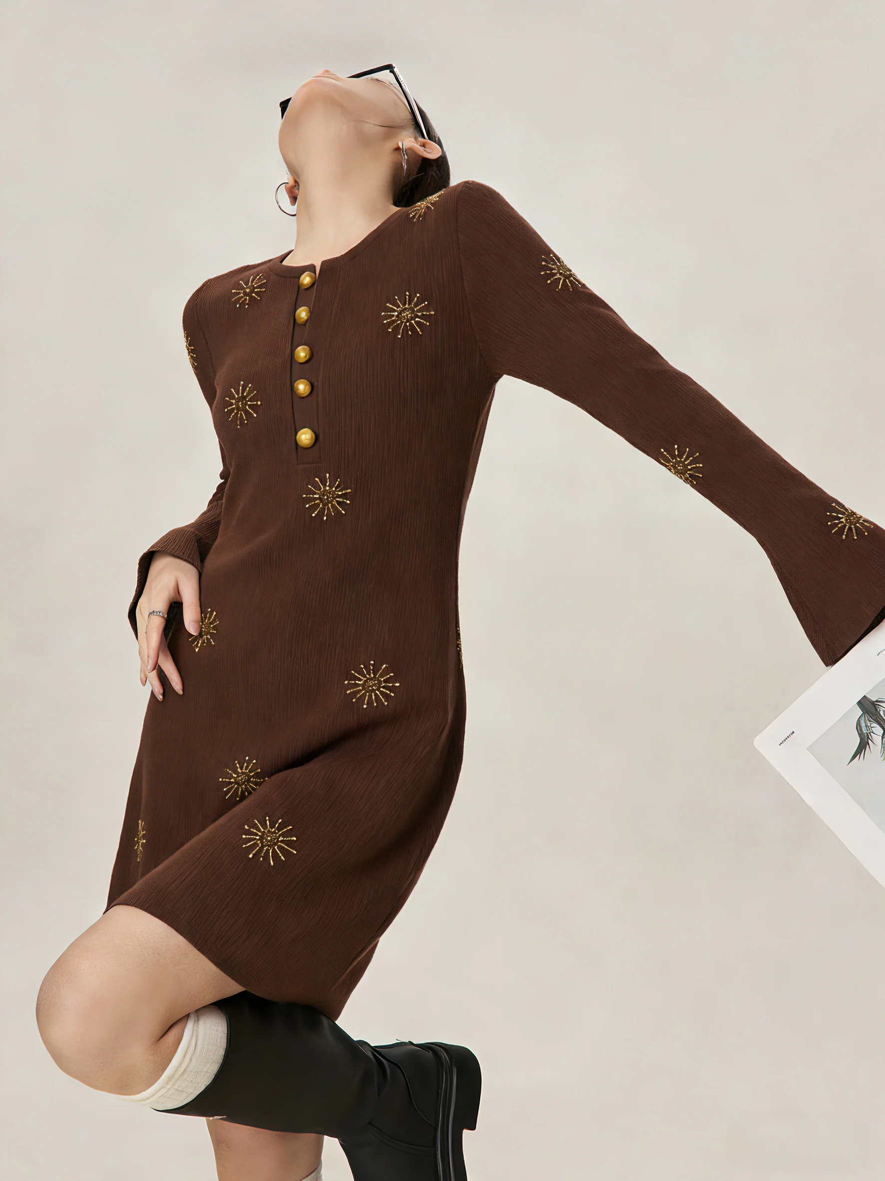 

Золотисто-коричневая длинная юбка А-силуэта с бриллиантовой отделкой и высокой талией для состоятельных молодых женщин на Новый год