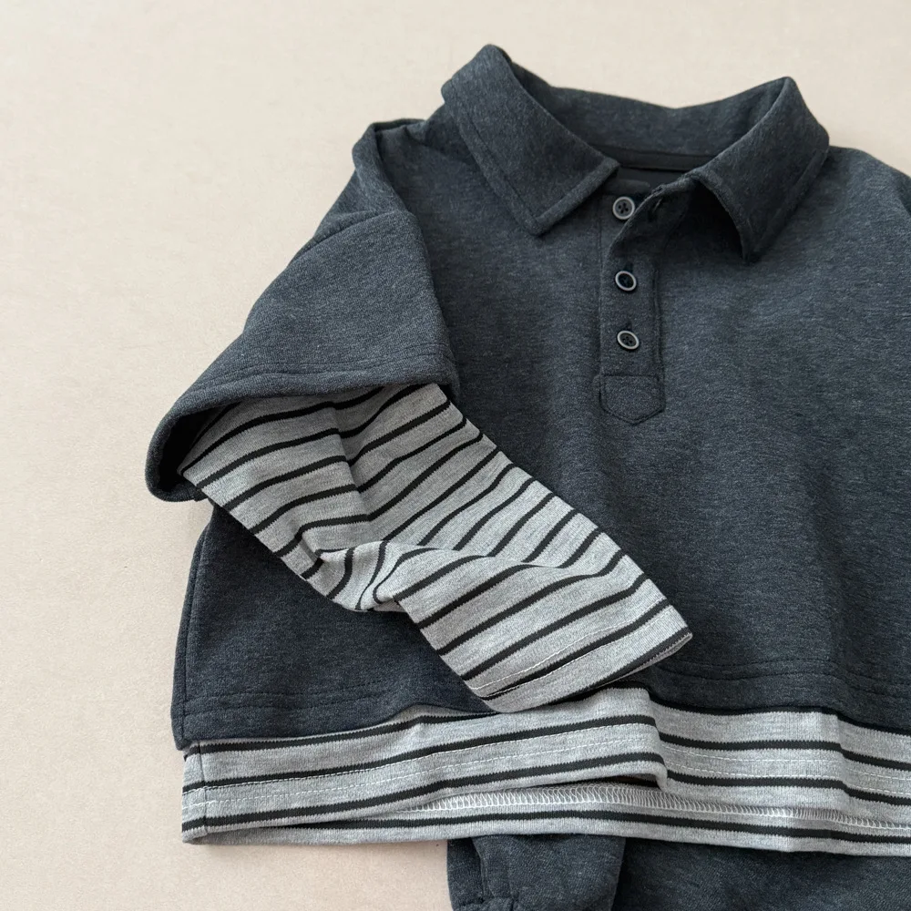 Herbstliche Kinder-Kleidungssets mit Polo-Shirt-Optik, gestreifte Patchwork-Sweatshirts und Hosen, 2-teiliger Freizeitanzug für Jungen und Mädchen – Detail 5