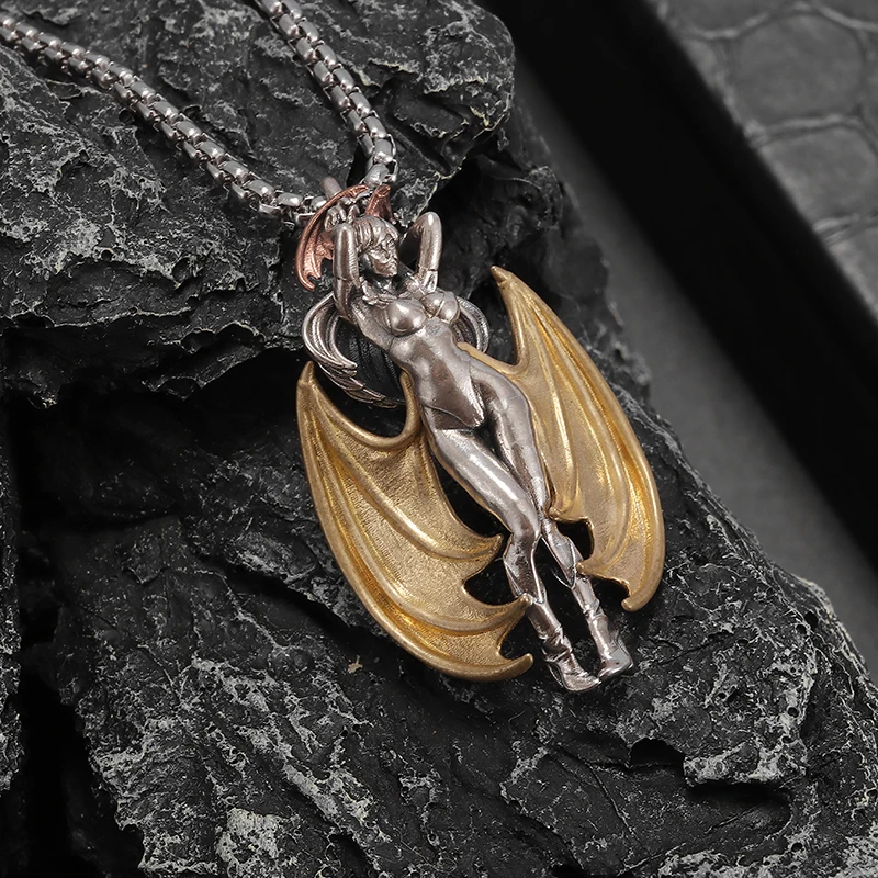 Retro Gothic Golden Bat Demon Succubus Pendant Necklace for Men and Women Fashion Personalized Cosplay Accessories Gift