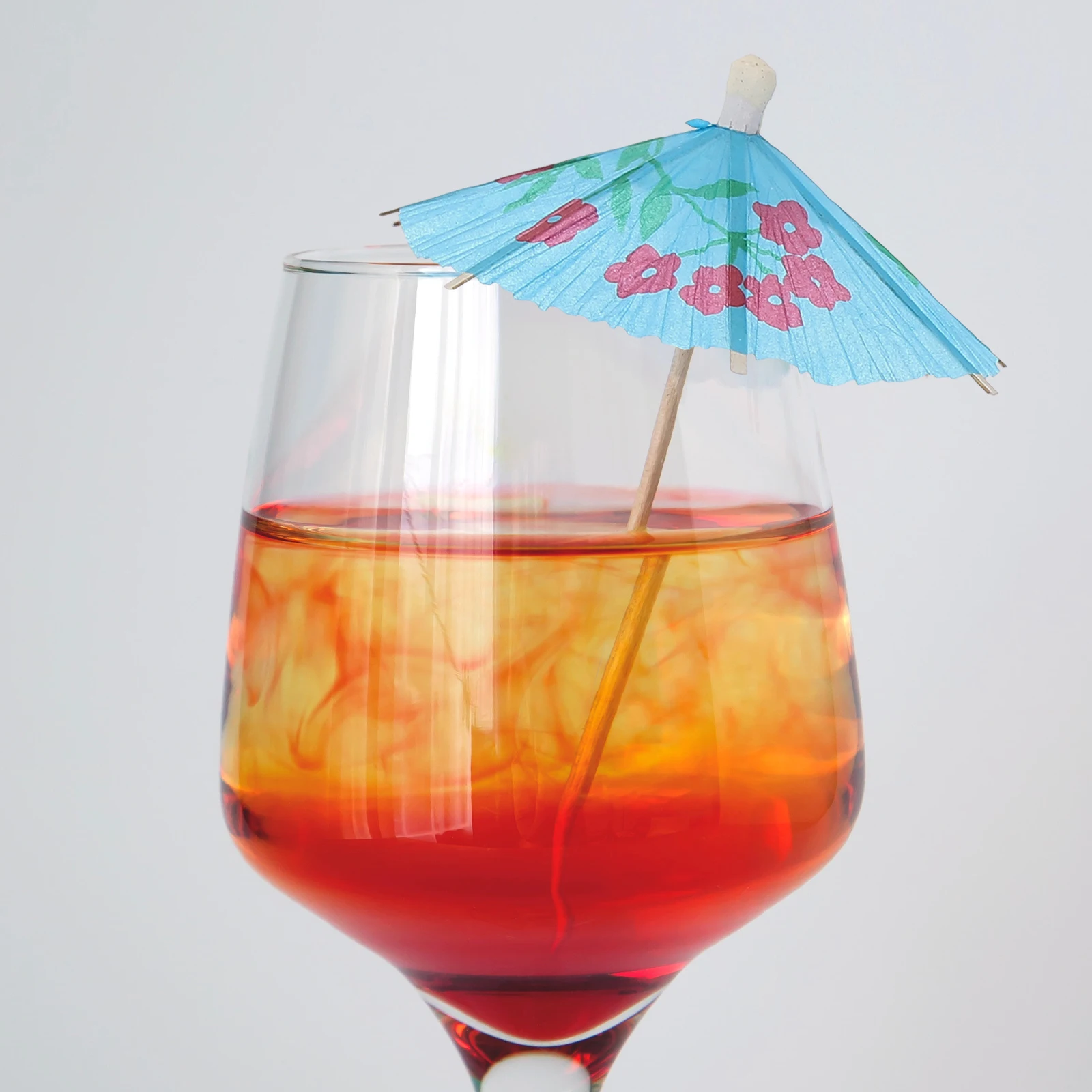 

1Set Disposable Cocktail Picks Stirrers Straws Hawaii Umbrella Design Party Supplies Tableware for Camping Wedding Bbq