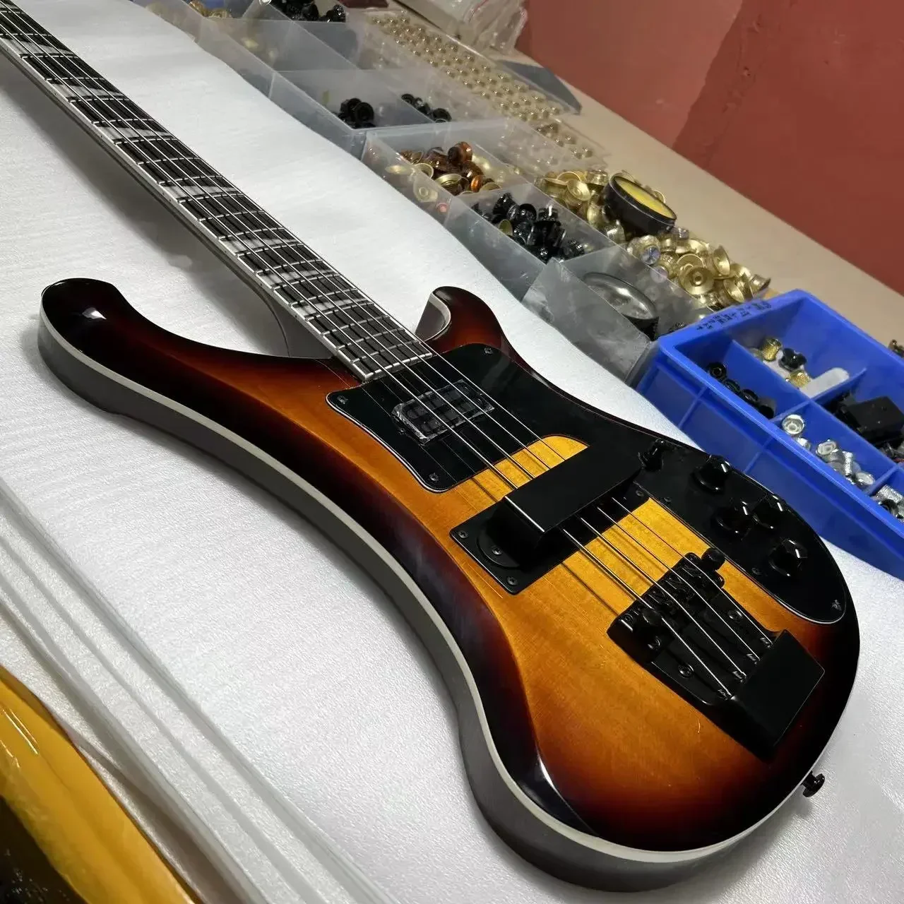 Rickenbacker 4003 Electric Guitar, Bass Guitar, Basswood Body, Vintage Sunburst Color, Rosewood Fretboard