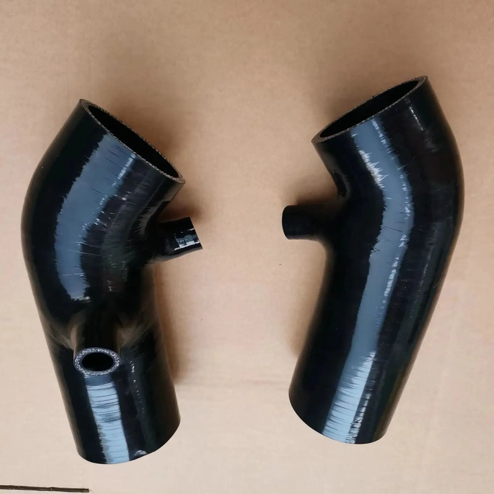 

16576EY00B 16576EY00A 16576-EY00B 16576-EY00A For Nissan 370Z Z34 VQ37VHR 3.7L Air Filter Cleaner Intake Hose