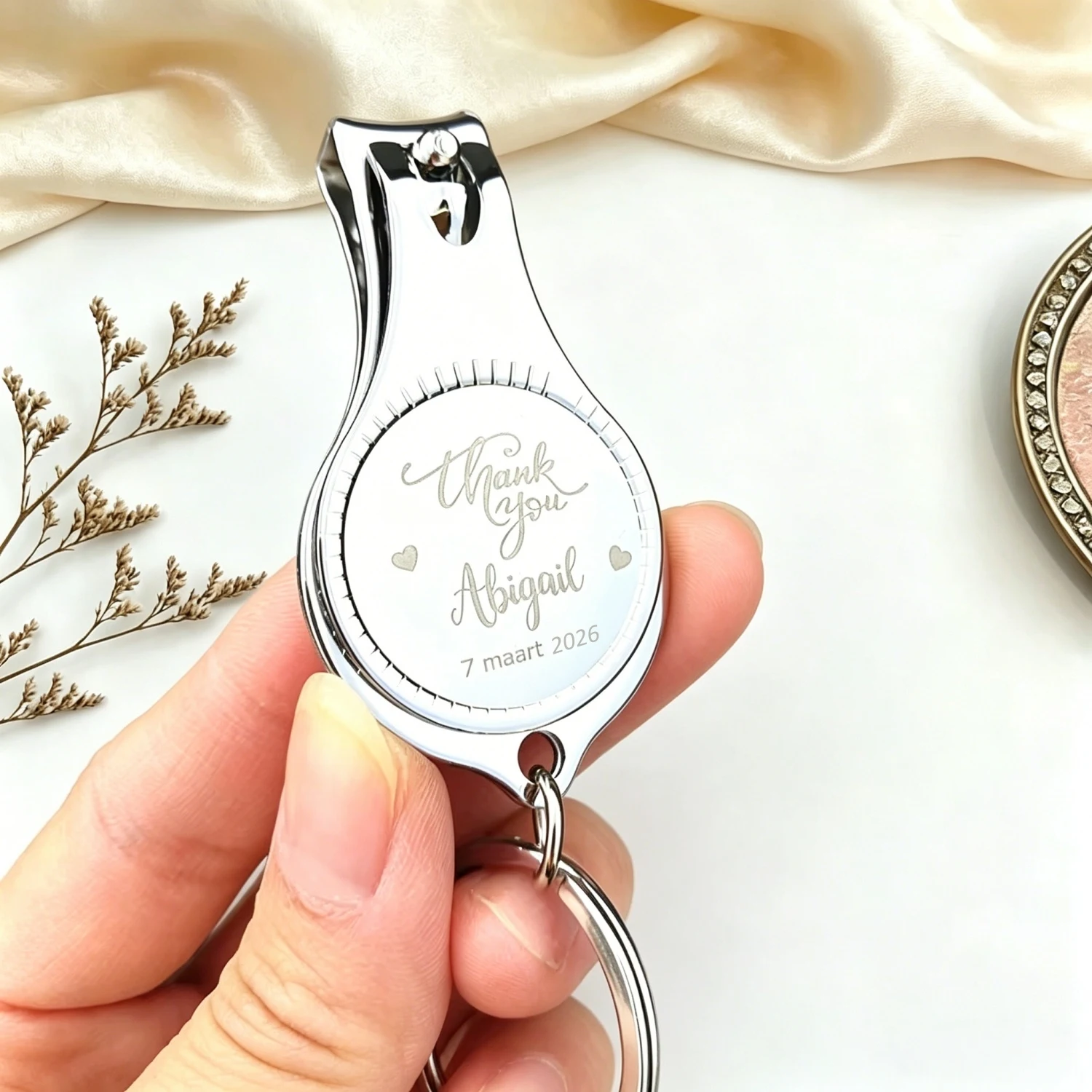 Wedding/Birthday/Baptism/First/Communion/Anniversary Multifunctional Beer Opener Keychain Nail Clippers Personalize Carving Gift
