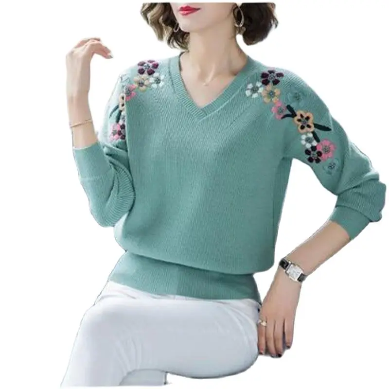 2023 V-Neck Loose Fashion Short Sweater Ladies Spring Autumn New Style Sweater All-Match Knitted Keep Warm Bottomin Shirt