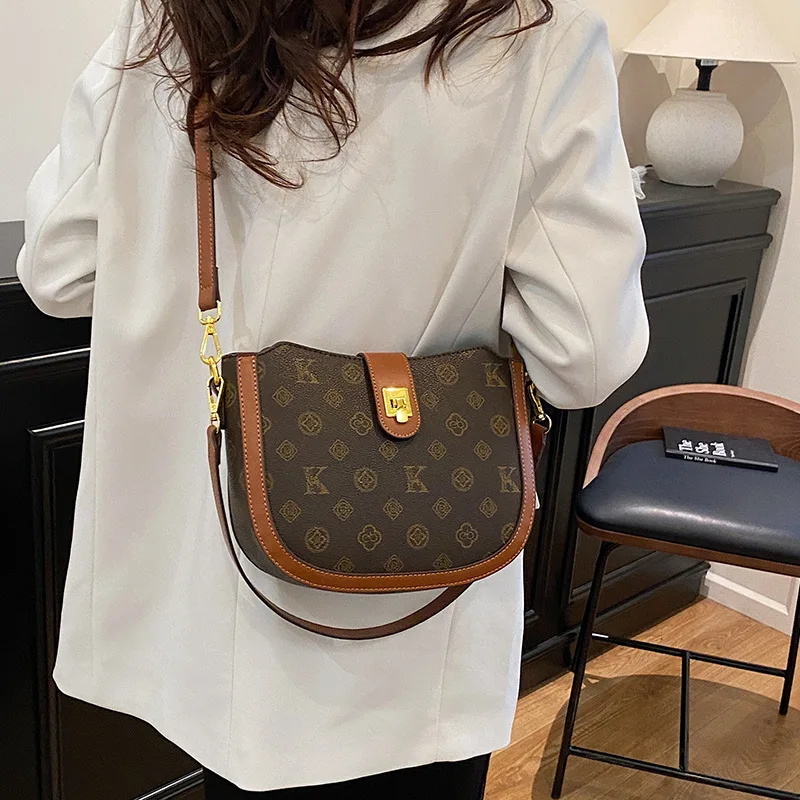 

2025 Новая женская сумка через плечо в стиле ретро, винтажная сумка через плечо, многосторонняя модная сумка с высококачественным ощущением для ежедневных поездок на работу ​