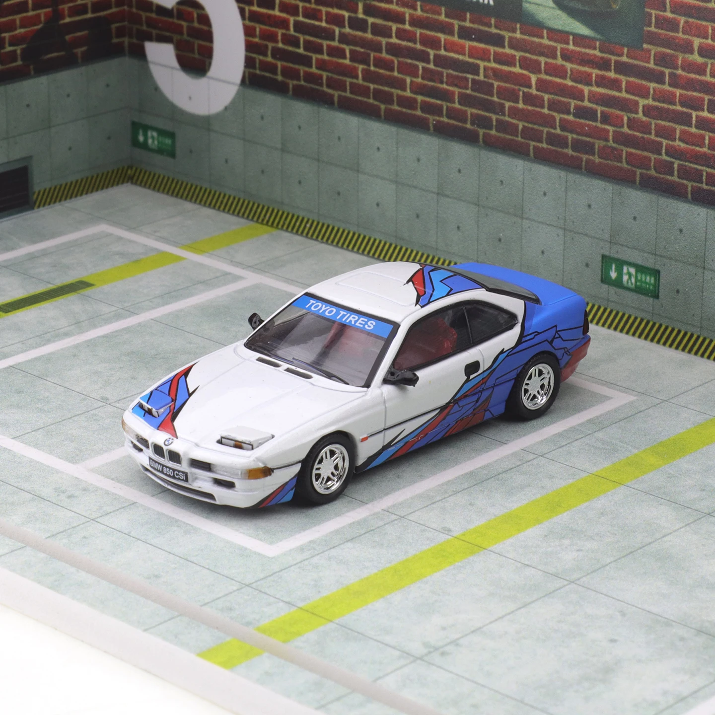 

DCT 1/64 850CSi Белый Latte Art Литая под давлением автомобильная модель украшения Cas игрушки подарочные украшения