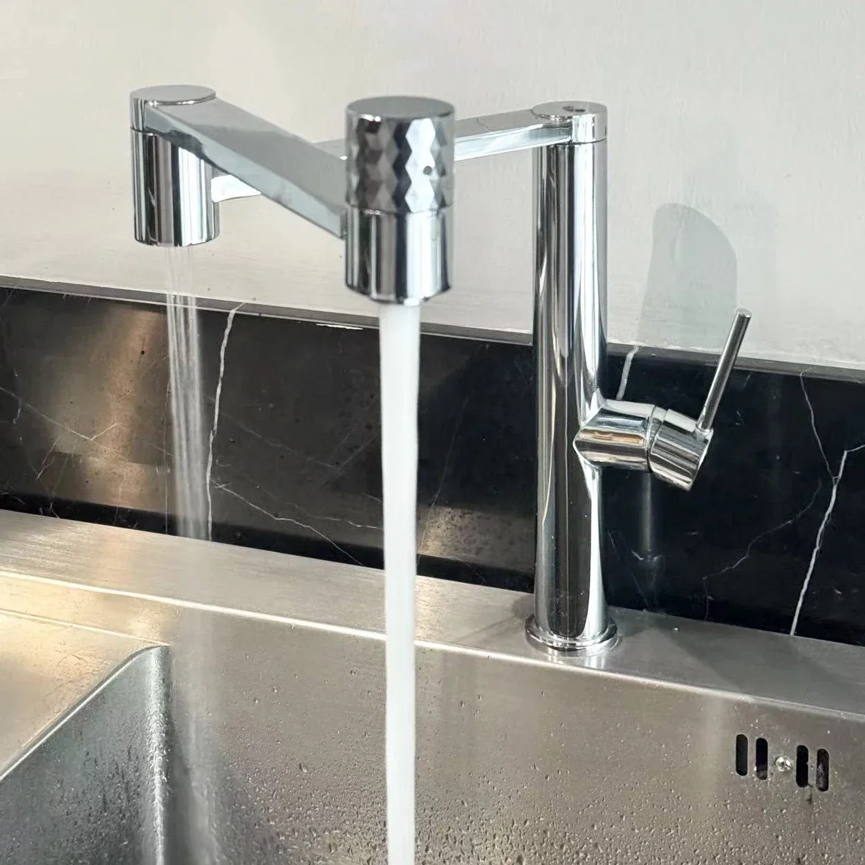 New Arrival Customized Chrome Deck Mount Brass Two Spout Fold-able Rotating Kitchen Sink Faucet