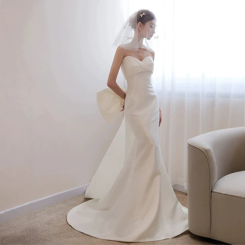 Robes de mariée sirène coréennes simples, dos nu, avec traîne de balayage, avec nœud, robes de bal de mariage pour femmes, personnalisées