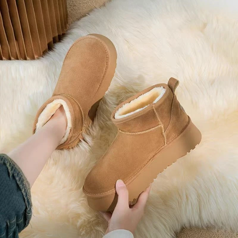 

2024 Winter Boots Fur Ladies Snow Boots Real Sheepskin Wool Low-cut Warm Fur Shoes Man and Women Winter Short Boots Super Mini