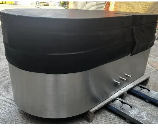 

Stainless steel bathtub with lid
