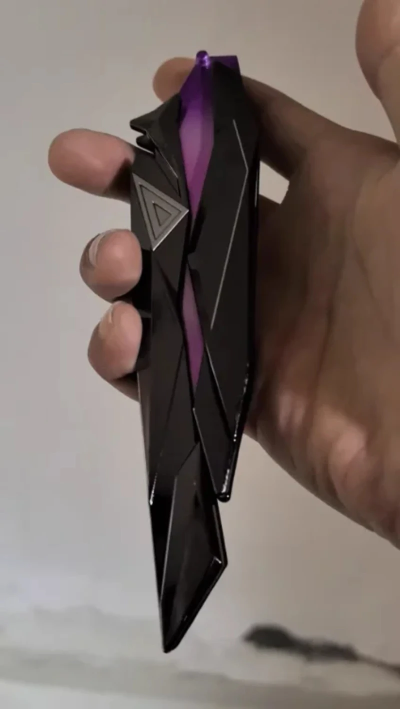 Kreative 3D-Skulptur aus ABS, faltbares Schmetterlingsmesser-Modell, geeignet für Rollenspiel-Zubehör, Sammlerstück, lustige Ornamente für zu Hause – Detail 3