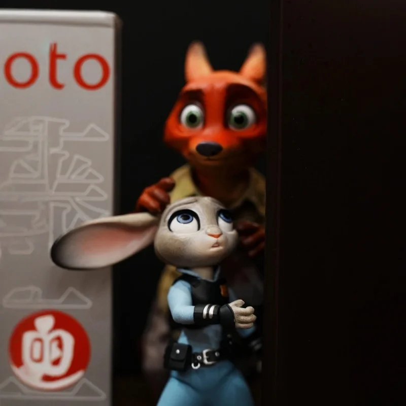 Disney Zootopia Nick Judy Action Figure Originele Collectible Set Doek Gekleed Beweegbaar Gezamenlijk PVC Model Speelgoed Cadeau Desktop Decor