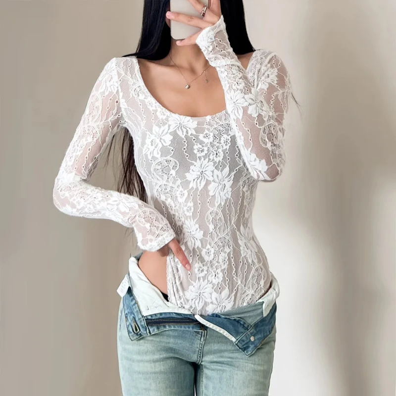 

Женское двухслойное кружевное боди с круглым вырезом и длинными рукавами