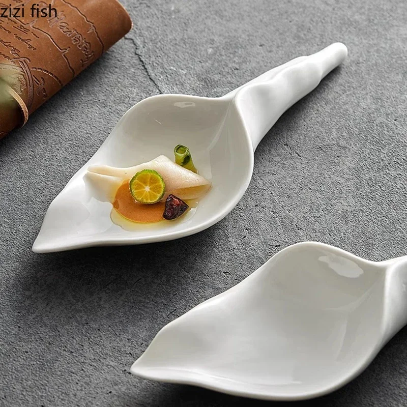 

Flower Shaped Ceramic Plate Serving Plate Dessert Plate Sushi Plates Snack Plates Restaurant Molecular Cuisine Tableware