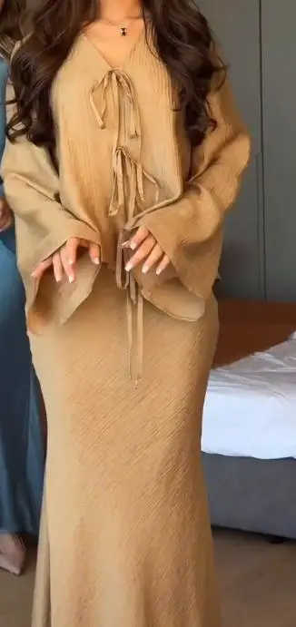Spot Women's Clothing 2025 New Style Fashionable Socialite Temperament Lace Up Top, Slimming and Hip Hugging Skirt Two-Piece Set
