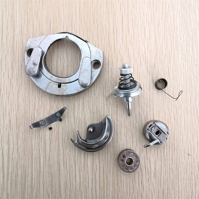 Old-Fashioned Home Sewing Machine Shuttle Carrier, Bobbin Case, Bobbin, Shuttle Hook, Horn Pads Solution Jumper Package Accessor