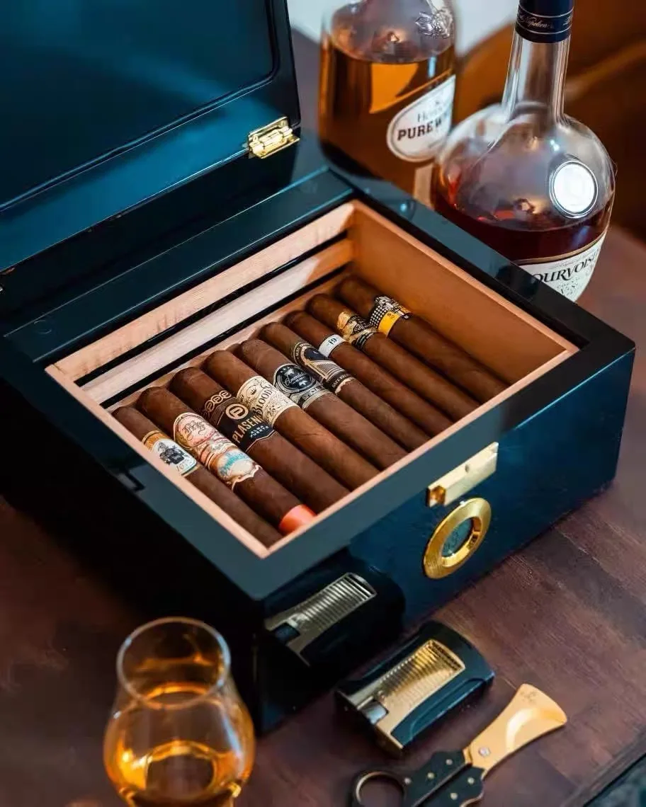 The Electronic Cedar Cigar Box Is Equipped With A Built-In Cooling Fan, Which Can Achieve 360 ° Air Circulation.