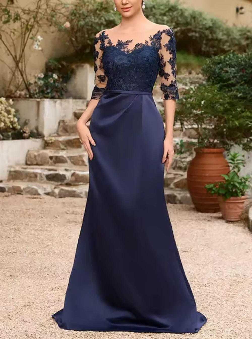 فستان أم العروس الحديث مع رقبة دائرية مزين بطول الأرض من الساتان البوق رداء De Soiree فام مخصص