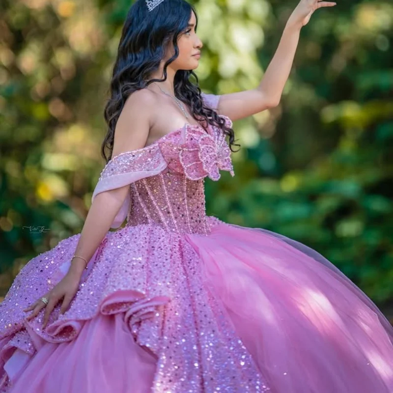 Рисунок 4 - Блестящие розовые платья Quinceanera