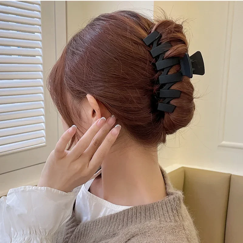 Solid Color Large Hair Clip Claw Women Korean Ponytail Thick Hair Barrettes Crab Headband Fashion Girls Hair Accessories Gifts