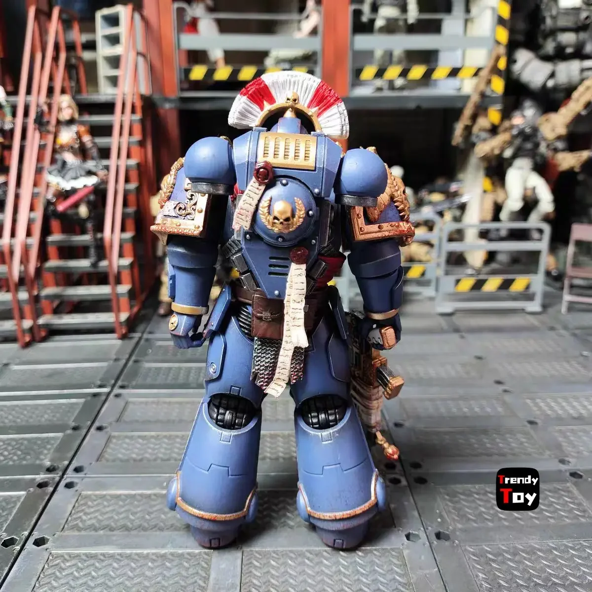 

【JOYTOY】Warhammer 40K Ultramarines Relic Secundus Armour with Artificer Bolt Rifle Chainsword and Bolt Pistol 1/18 Action Toys