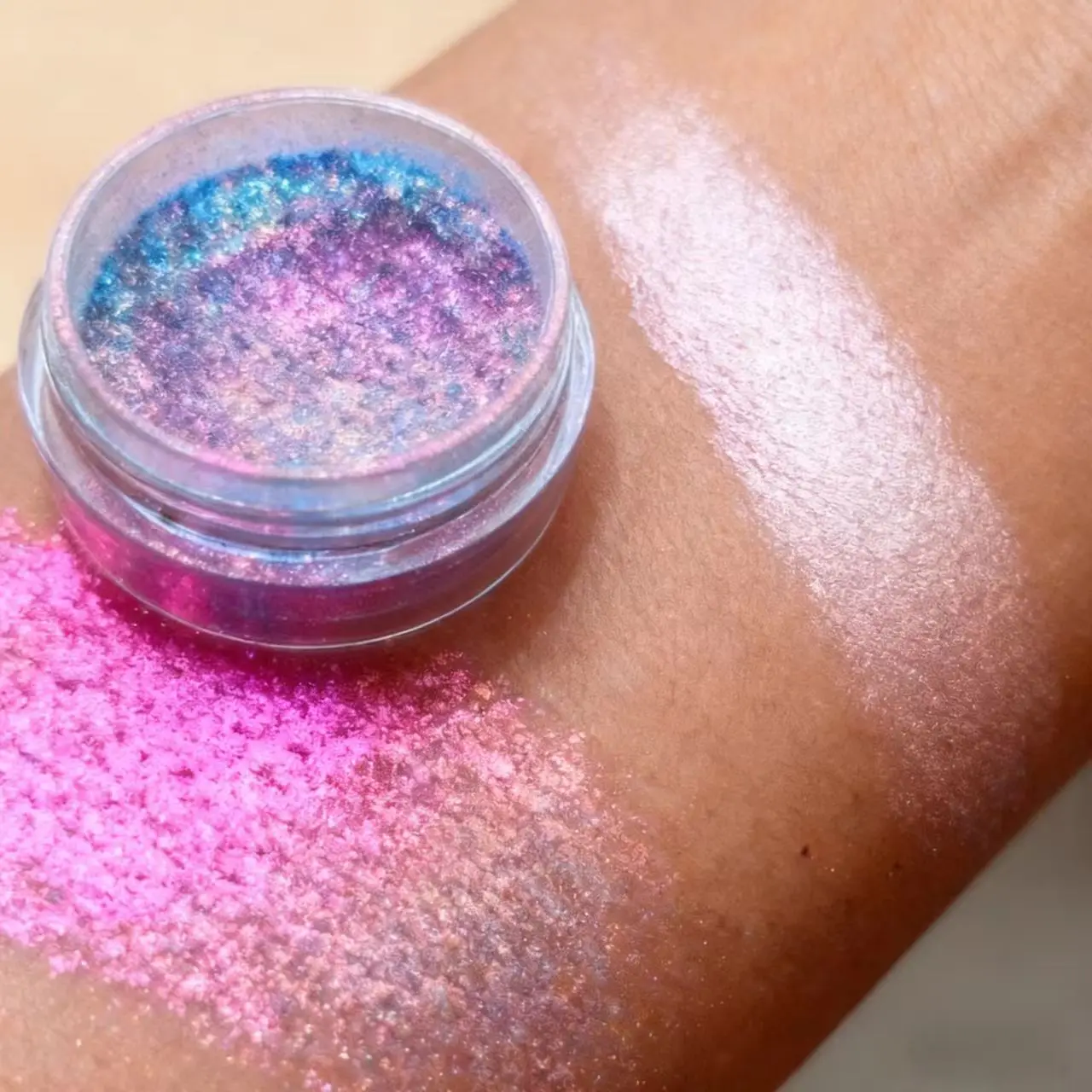 Brightening glitter, high-gloss body glitter, eye glitter, suitable for women, holiday supplies