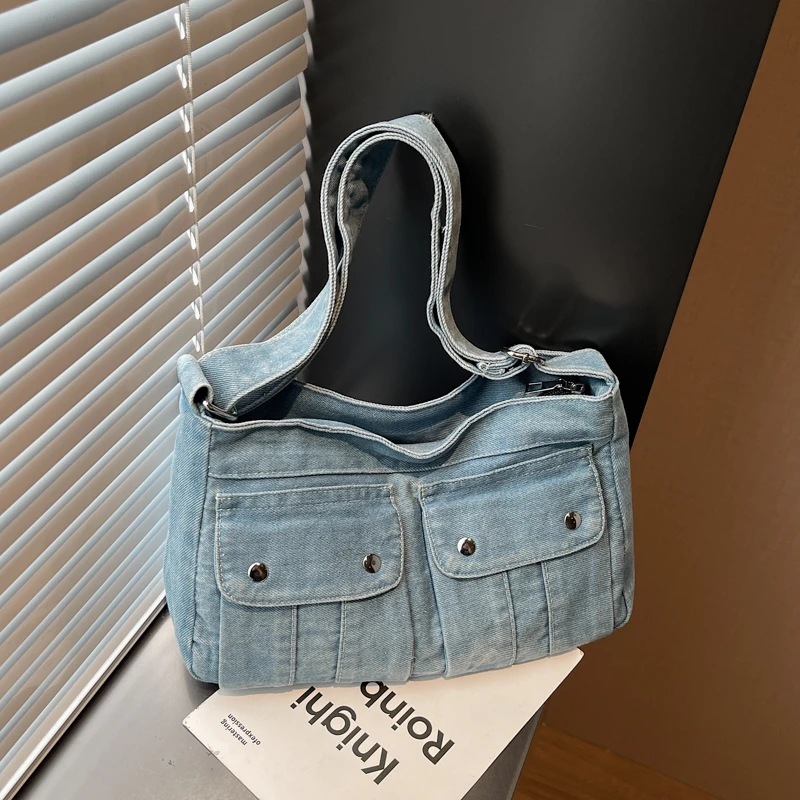

Джинсовые однотонные сумки на плечо на молнии, универсальные женские сумки большой вместимости, 2025 г., высококачественные осенние сумки через плечо для поездок на работу