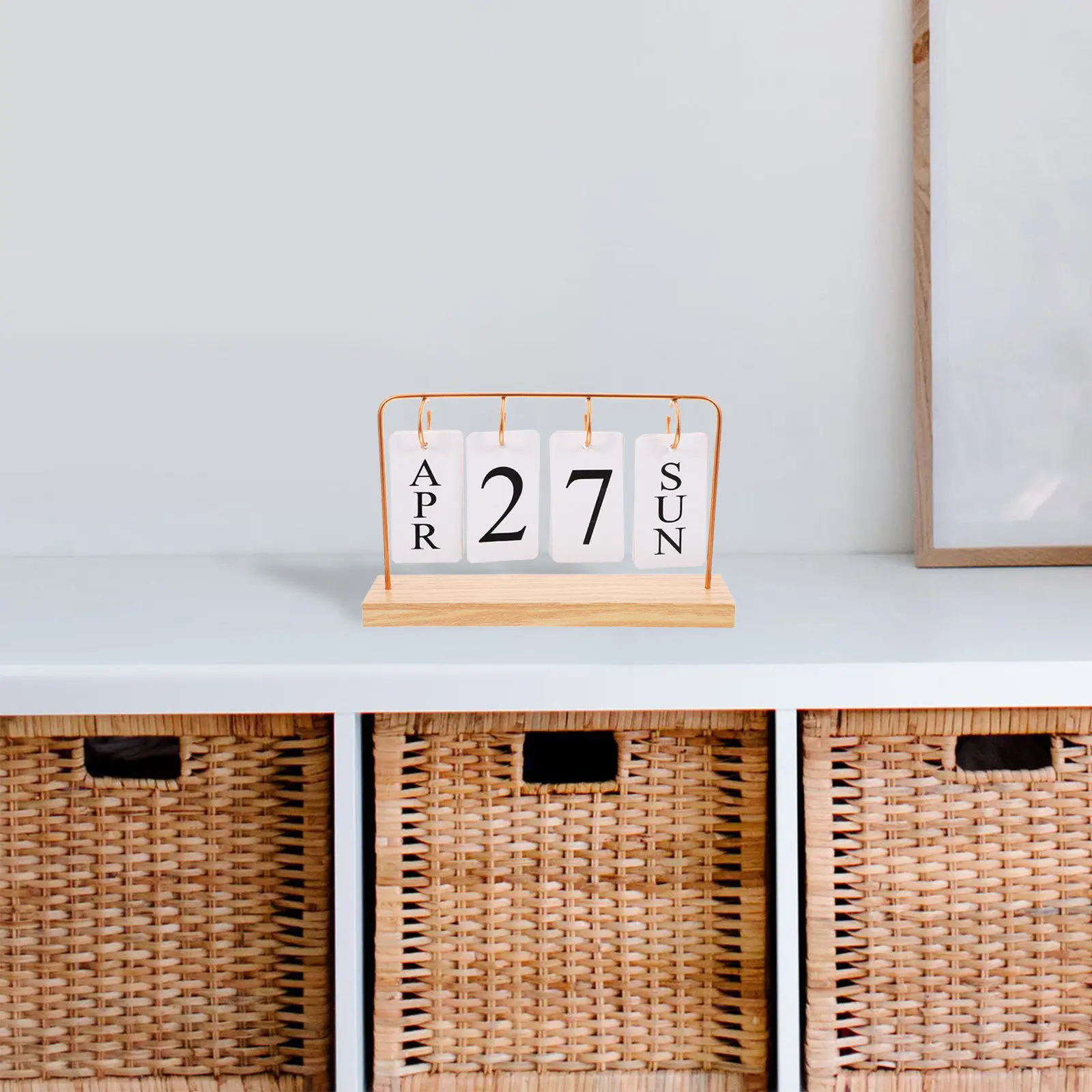 

Reusable Perpetual Flip Calendar Vintage Wooden Base Iron Frame Rustic Desk Calendar for Home Office Tabletop Daily Date Tracker